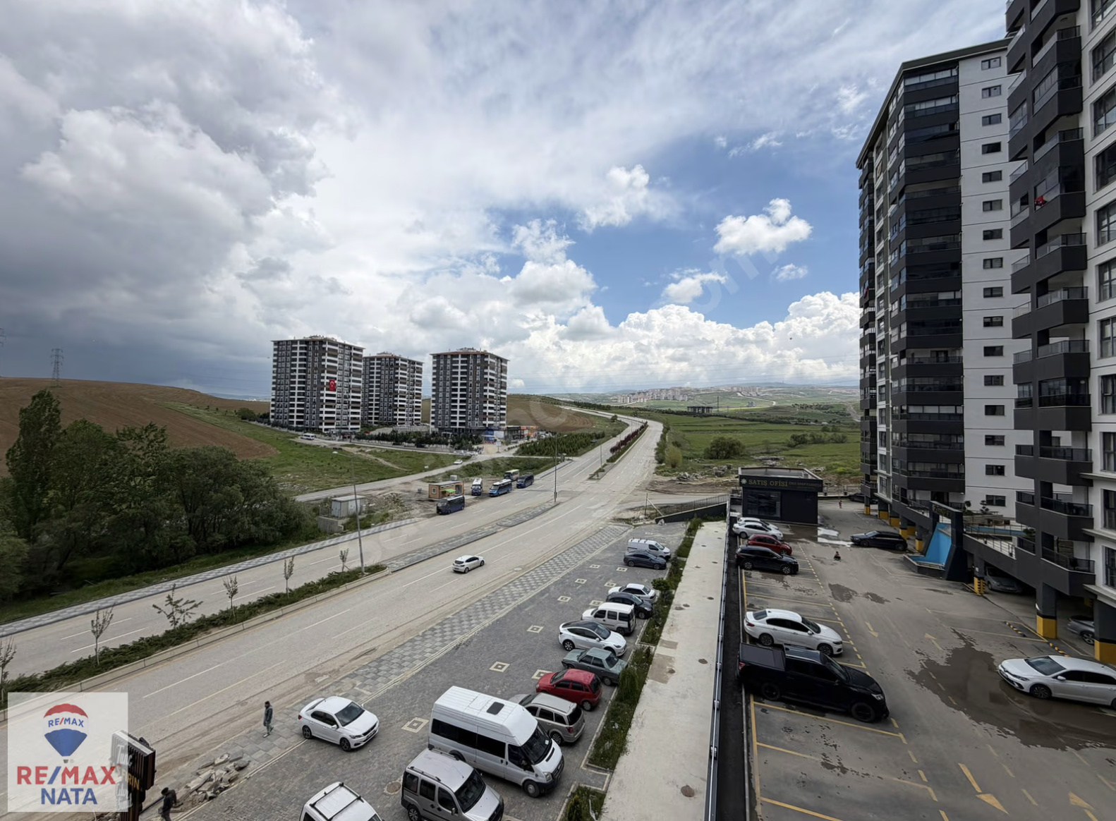 VADİ MANZARA EVLERİ PREMİUM ETAP DA 3+1 SATILIK DAİRE
