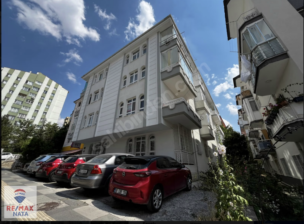 ÖVEÇLER KAYISI SOKAKTA TAURUS AVM YAKINI SATILIK 2+1 DAIRE
